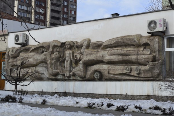 Mosaic bas-reliefs on Lenin avenue