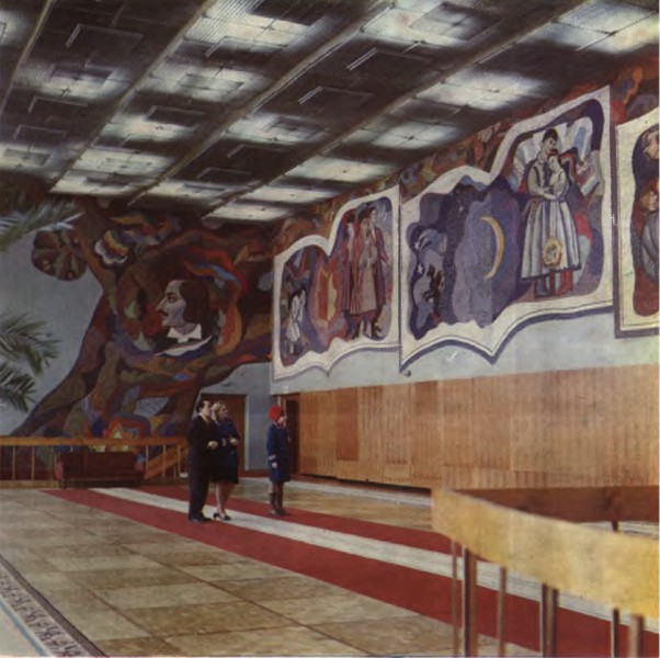 "Геній Гоголя", дворец культури Миргород