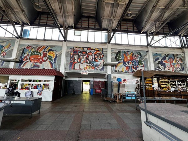 Mosaics at Cheryomushky market