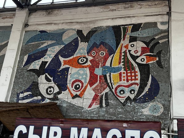 Mosaics at Cheryomushky market